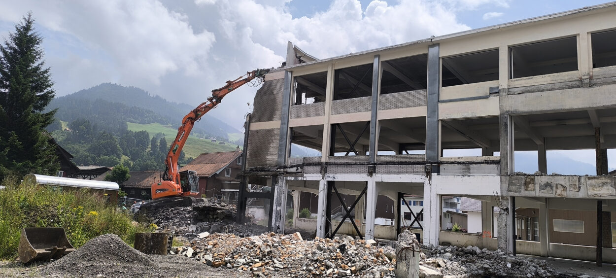 Schönbächler Baggerbetrieb AG | Abbruch Rückbau | Rothenthurm