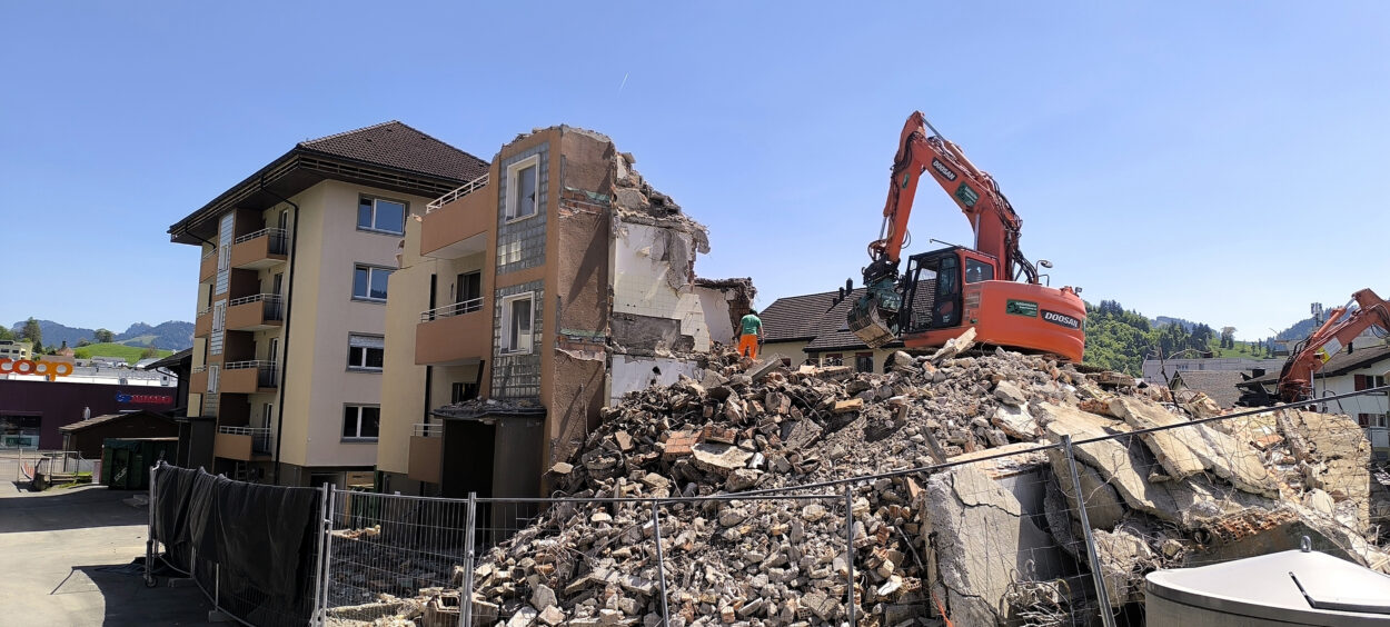 Schönbächler Baggerbetrieb AG | Abbruch Rückbau | Schnabelsberg, Einsiedeln