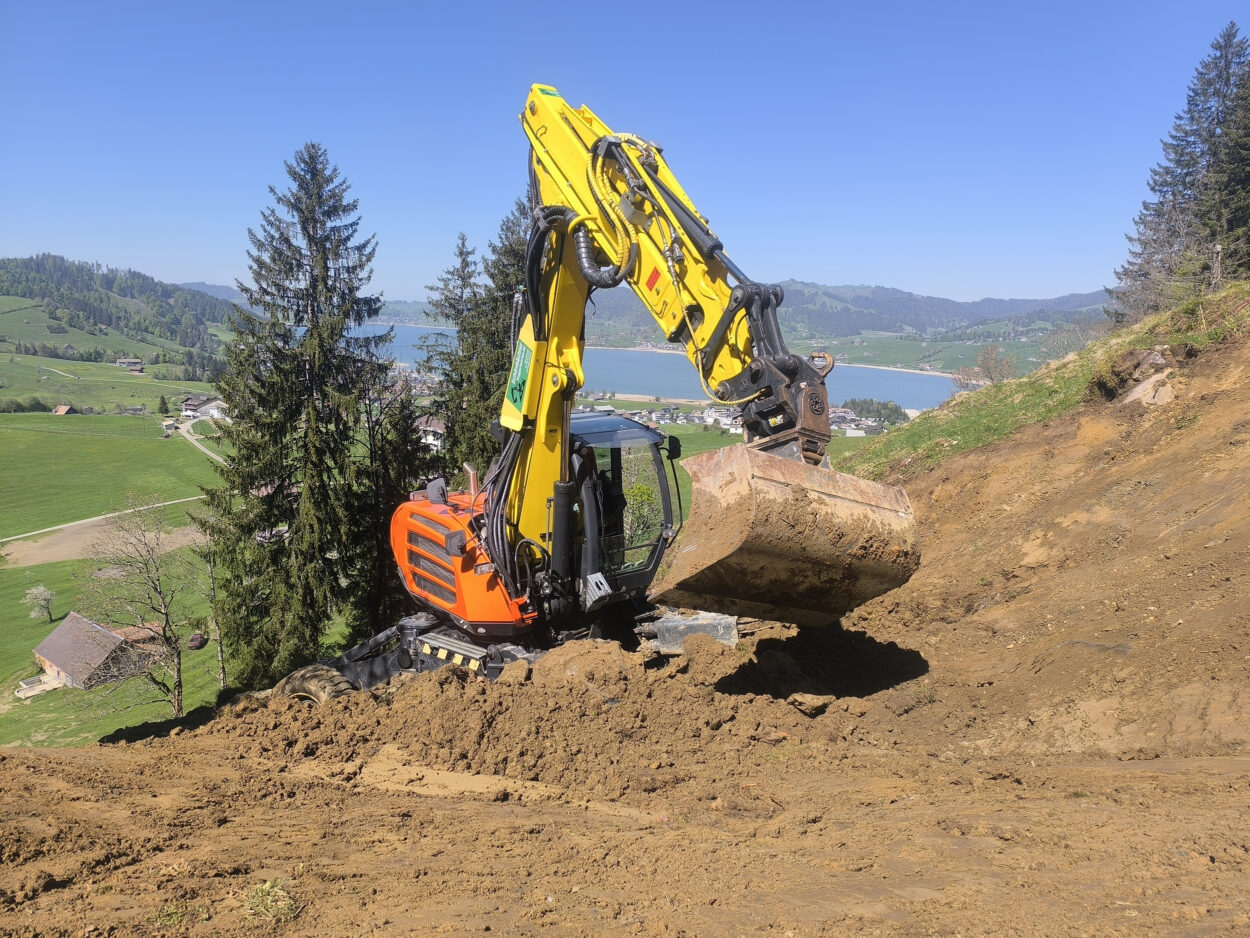 Schönbächler Baggerbetrieb AG | Baggerarbeiten | Schlipf, Gross