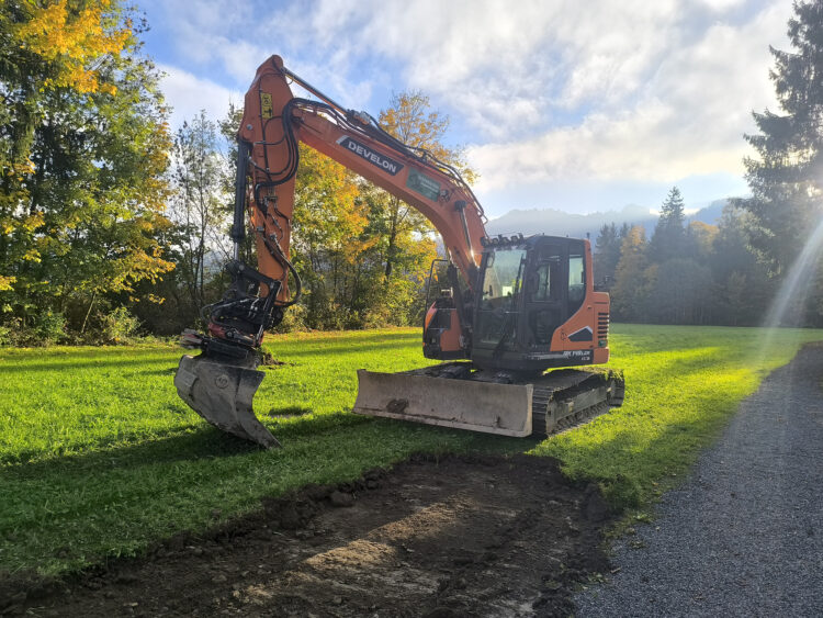 Schönbächler Baggerbetrieb AG | Maschinenpark | Develon DX 140 LCR 7