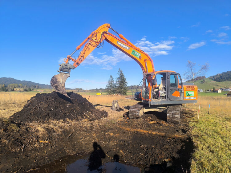Schönbächler Baggerbetrieb AG | Maschinenpark | Doosan DX 140LC